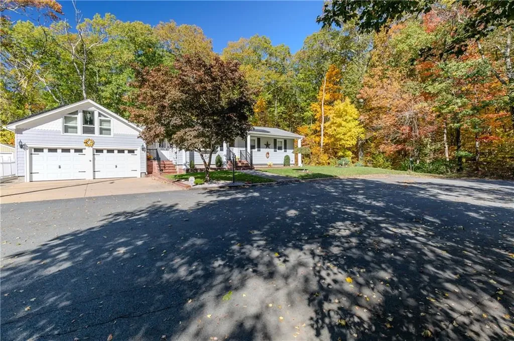 12 Wadsworth Avenue Smithfield RI 02917