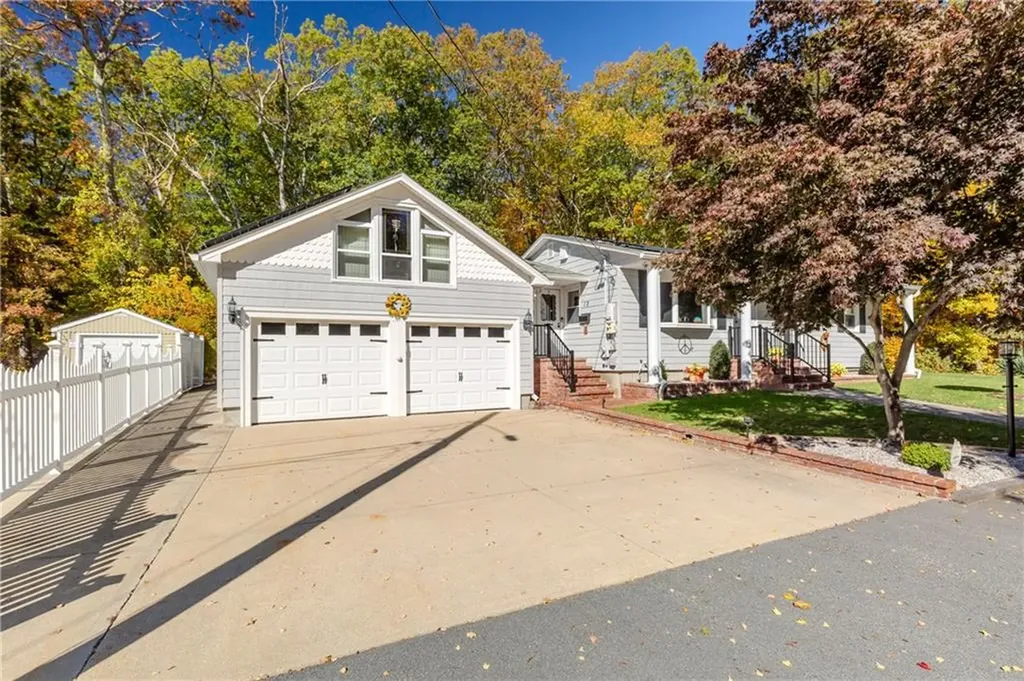 12 Wadsworth Avenue Smithfield RI 02917