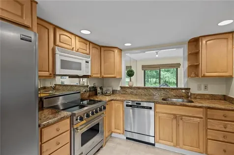 180 Fishing Cove Road North Kingstown RI 02852