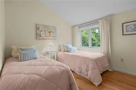 180 Fishing Cove Road North Kingstown RI 02852