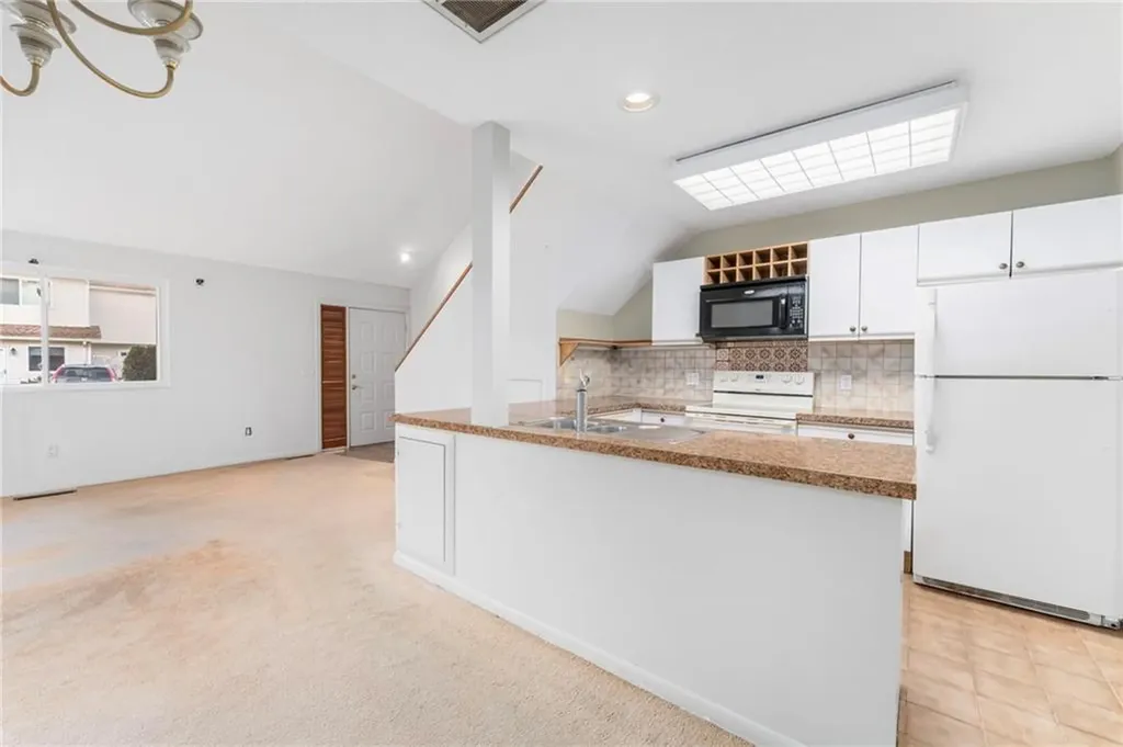 816 Williamsburg Circle Warwick RI 02886