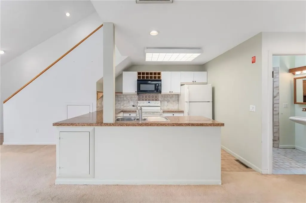 816 Williamsburg Circle Warwick RI 02886