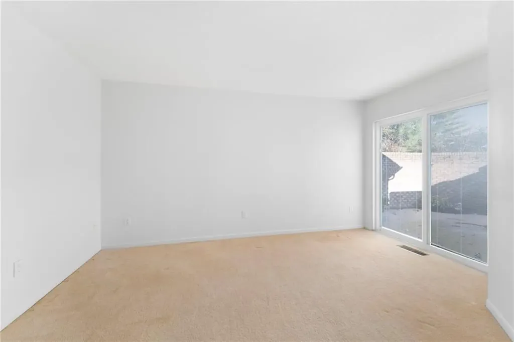 816 Williamsburg Circle Warwick RI 02886