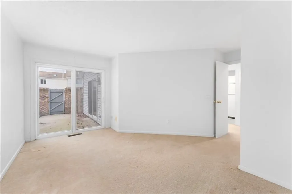 816 Williamsburg Circle Warwick RI 02886