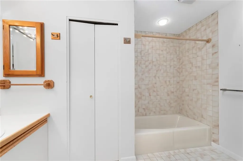 816 Williamsburg Circle Warwick RI 02886