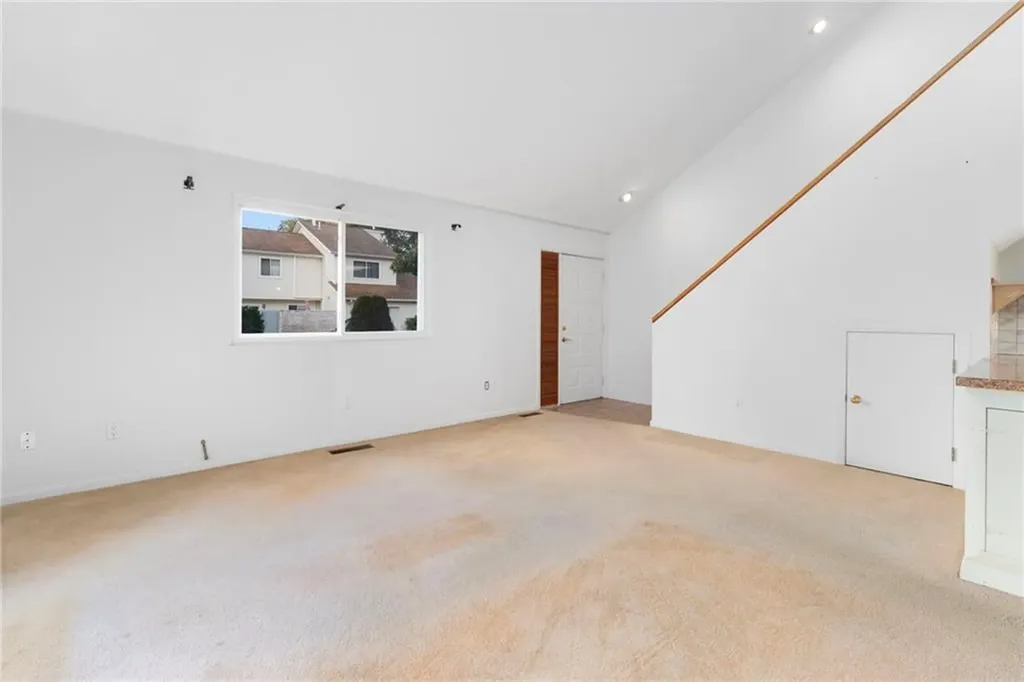 816 Williamsburg Circle Warwick RI 02886