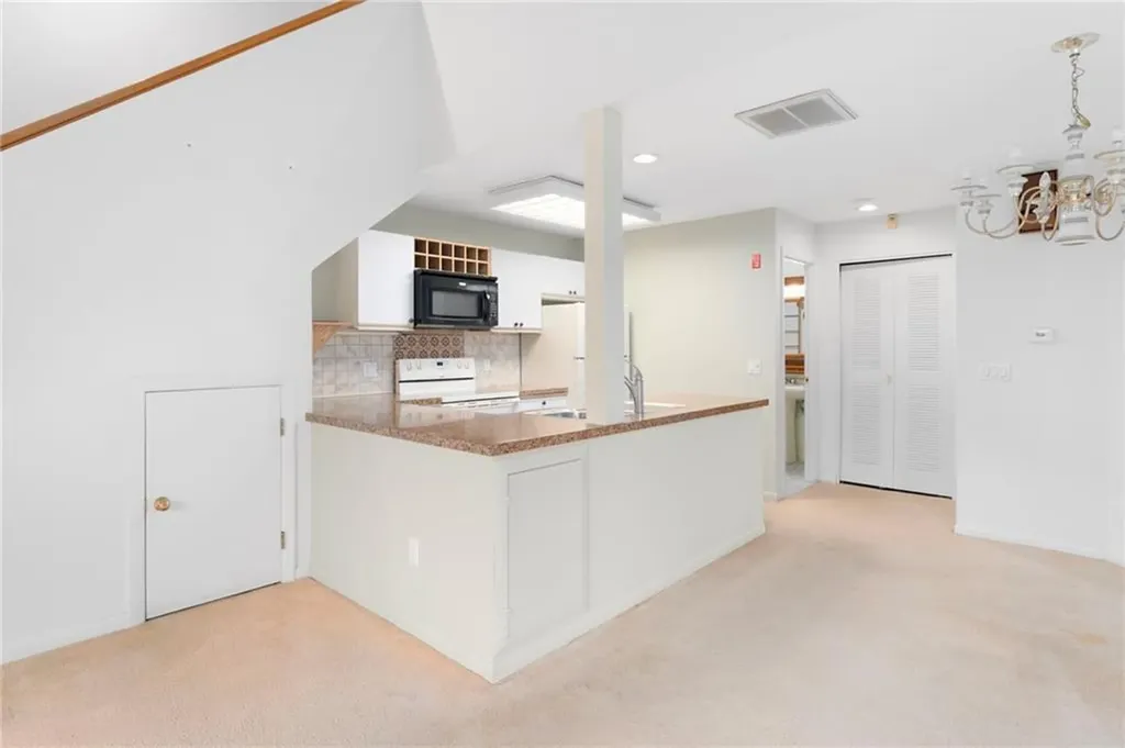 816 Williamsburg Circle Warwick RI 02886