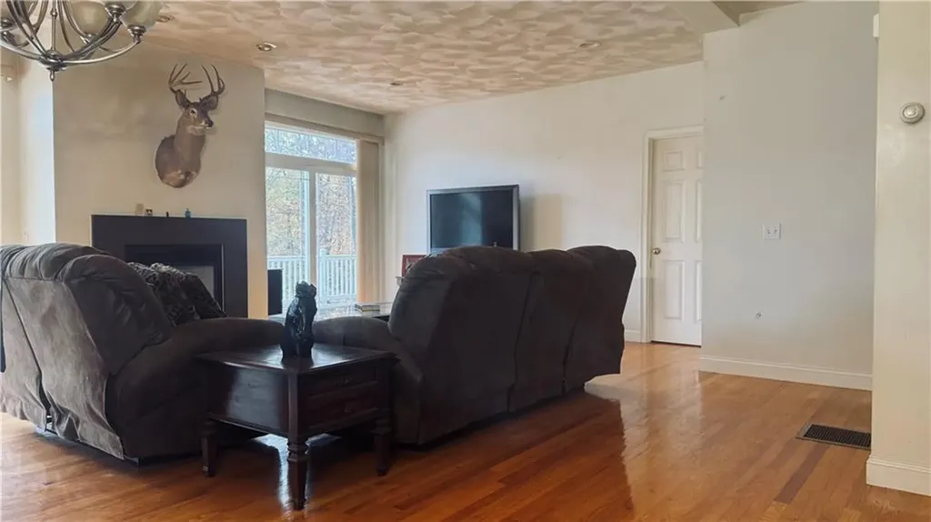 30 Tarklin Road Smithfield RI 02814