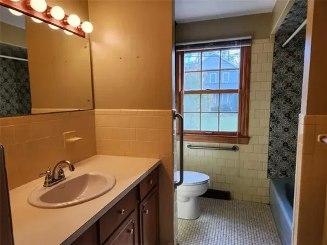 175 Randall Avenue Warwick RI 02889