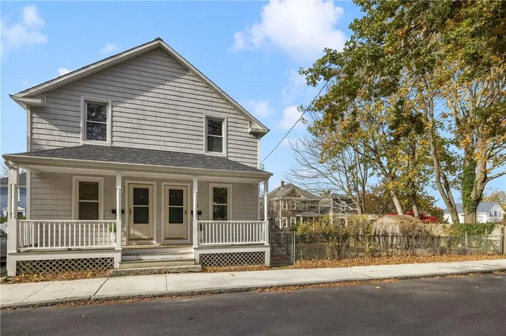 17 19 Meikle Avenue Newport RI 02840