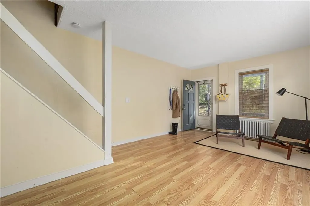 17 19 Meikle Avenue Newport RI 02840