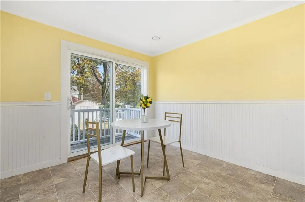 17 19 Meikle Avenue Newport RI 02840