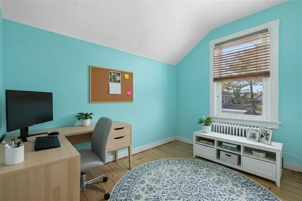 17 19 Meikle Avenue Newport RI 02840