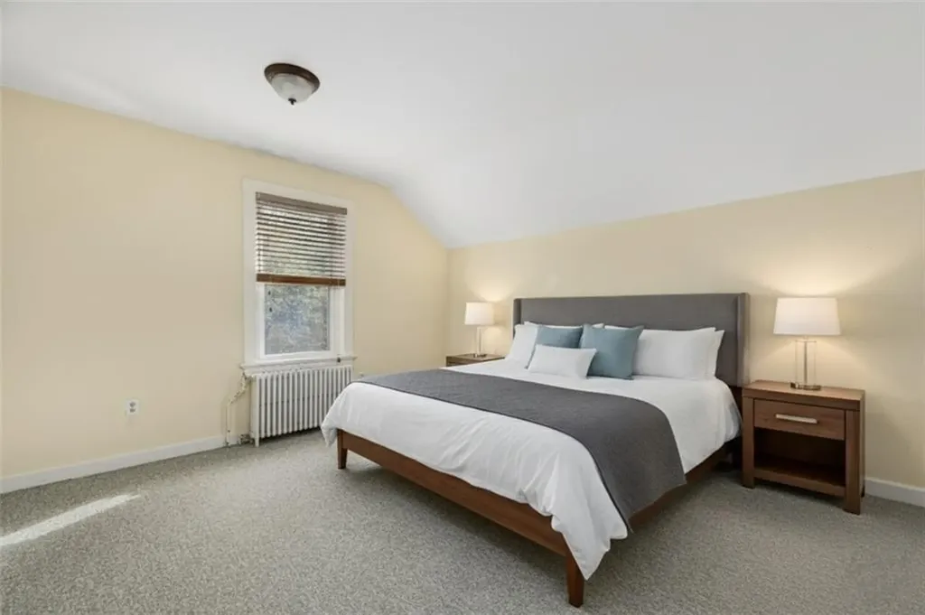 17 19 Meikle Avenue Newport RI 02840
