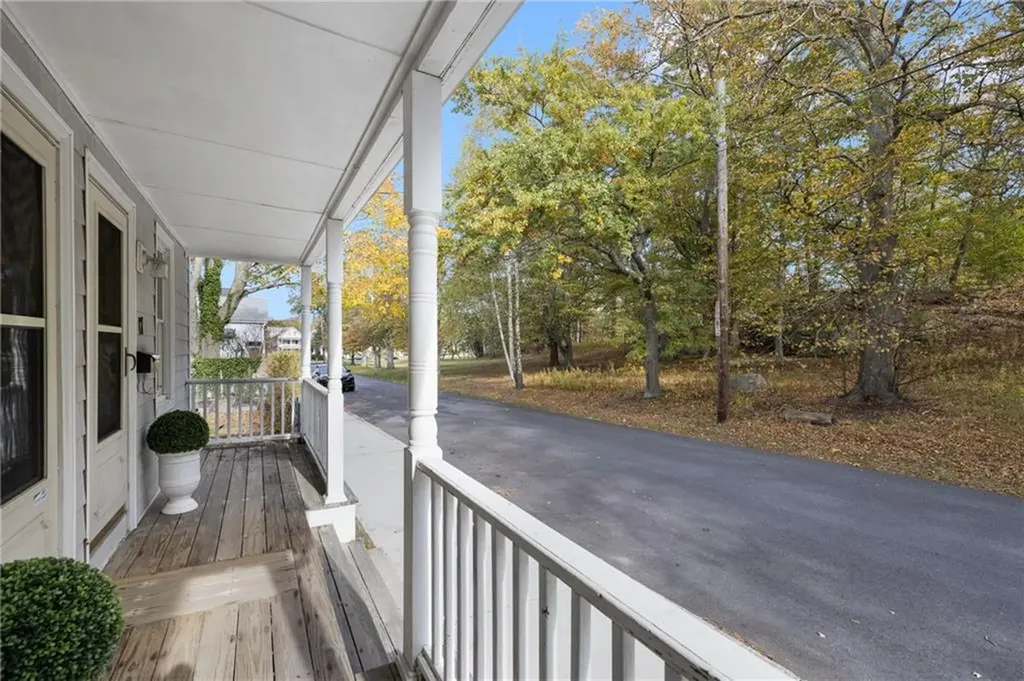 17 19 Meikle Avenue Newport RI 02840