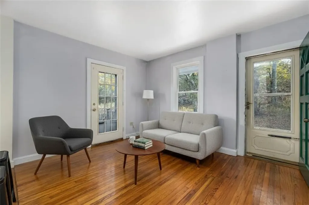 17 19 Meikle Avenue Newport RI 02840