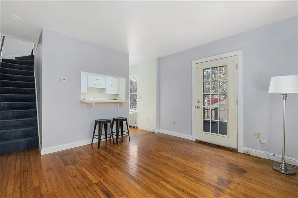 17 19 Meikle Avenue Newport RI 02840