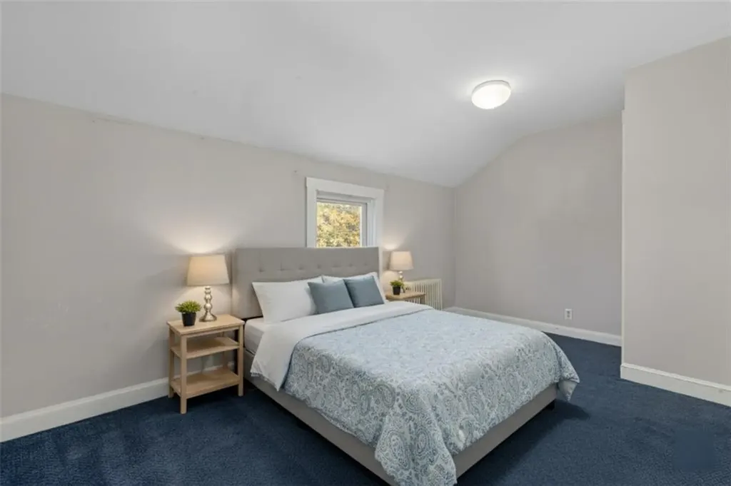 17 19 Meikle Avenue Newport RI 02840
