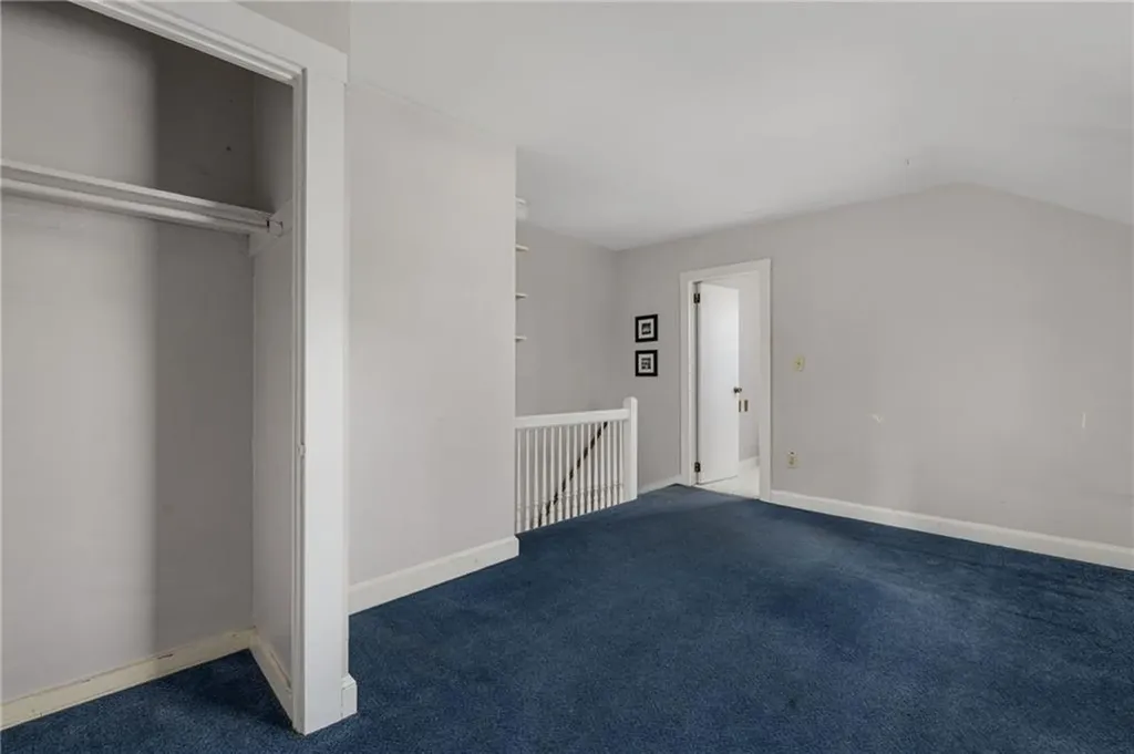 17 19 Meikle Avenue Newport RI 02840