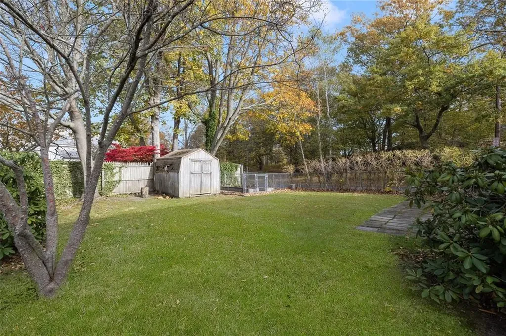 17 19 Meikle Avenue Newport RI 02840