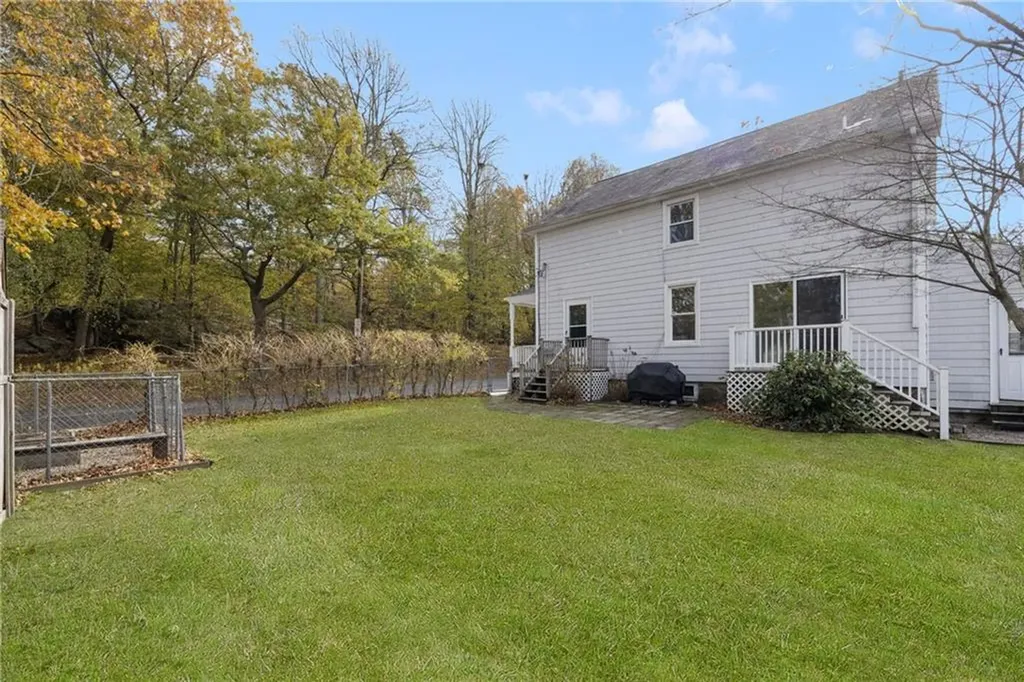 17 19 Meikle Avenue Newport RI 02840