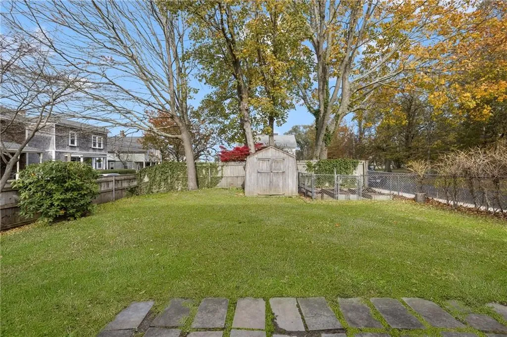17 19 Meikle Avenue Newport RI 02840
