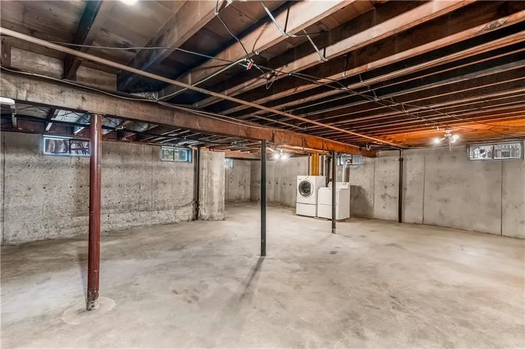 2 Longwood Avenue Providence RI 02908