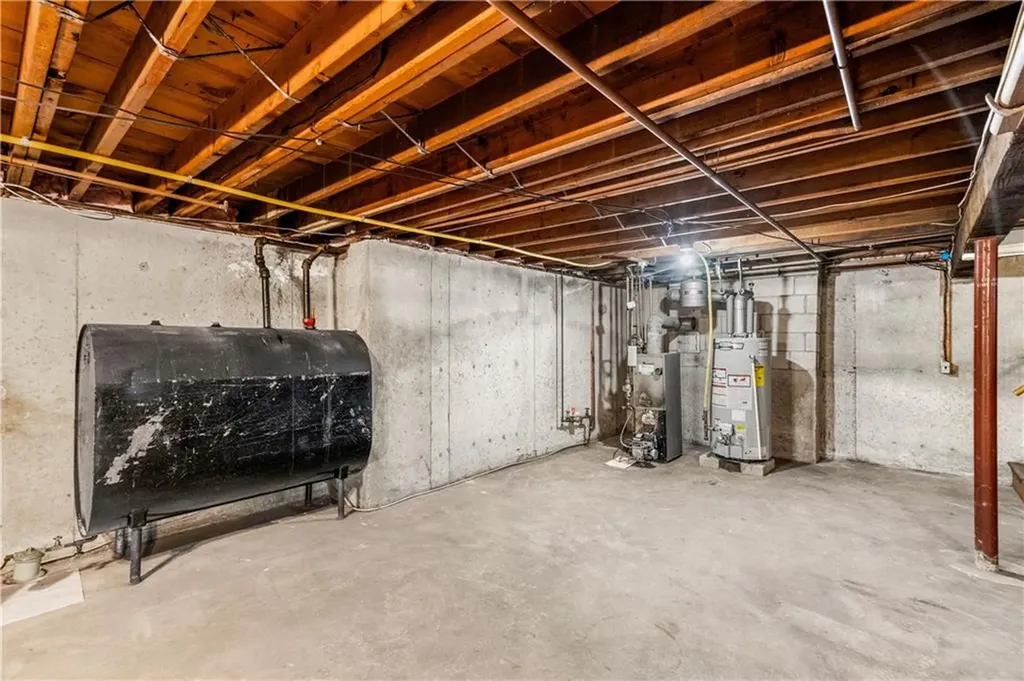 2 Longwood Avenue Providence RI 02908