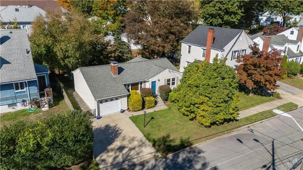 2 Longwood Avenue Providence RI 02908