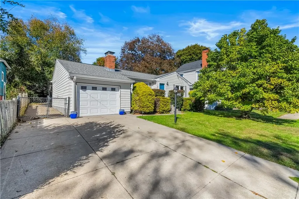 2 Longwood Avenue Providence RI 02908