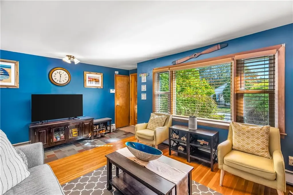 2 Longwood Avenue Providence RI 02908