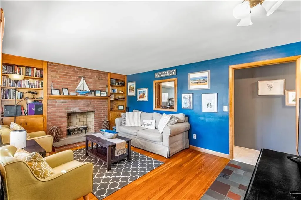 2 Longwood Avenue Providence RI 02908