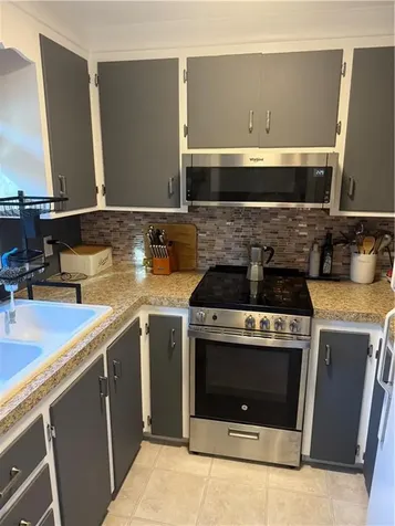 2 Longwood Avenue Providence RI 02908