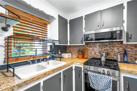 2 Longwood Avenue Providence RI 02908