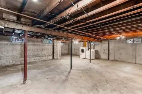 2 Longwood Avenue Providence RI 02908