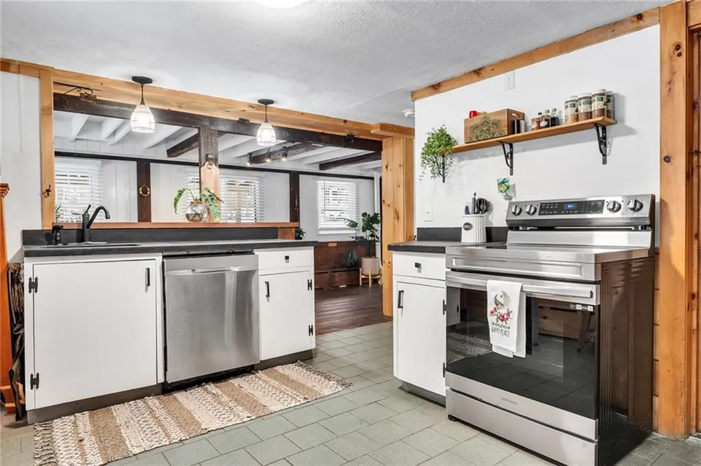 95 Breakheart Hill Road West Greenwich RI 02817