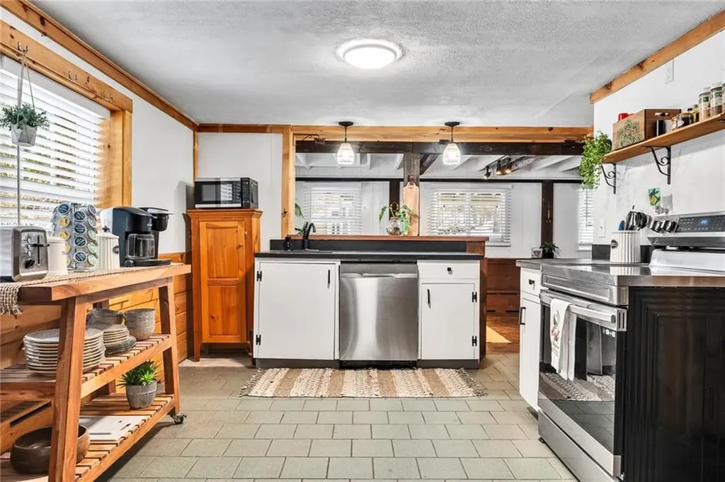 95 Breakheart Hill Road West Greenwich RI 02817