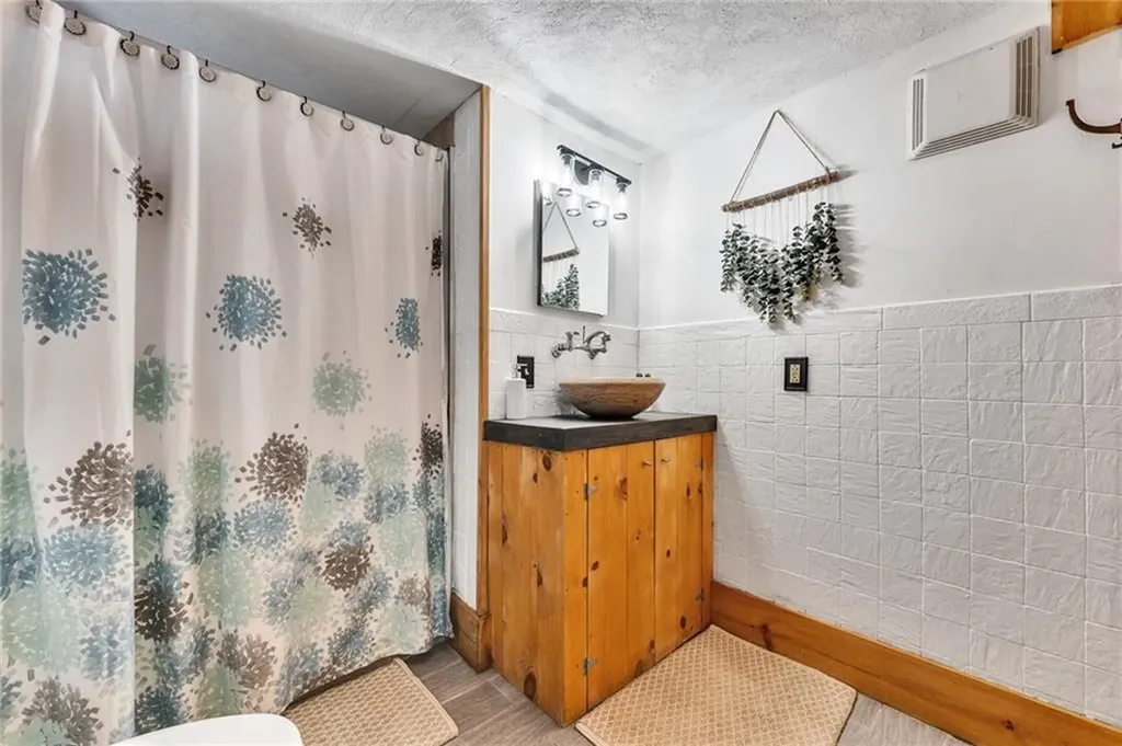 95 Breakheart Hill Road West Greenwich RI 02817