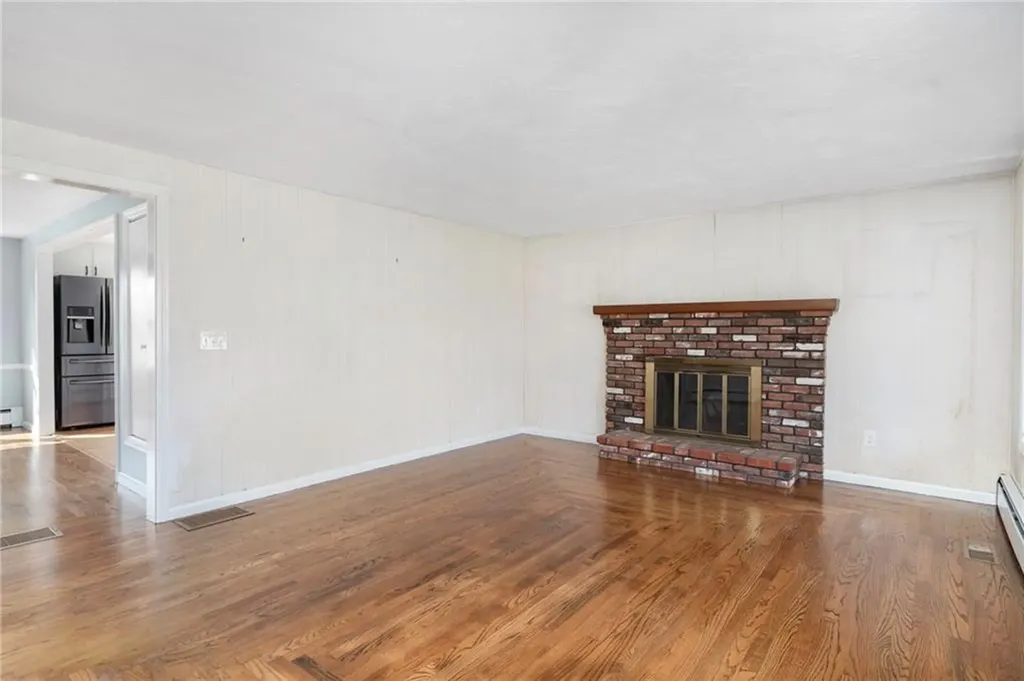256 School Street Lincoln RI 02865
