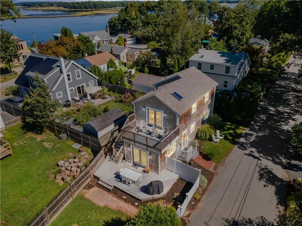 7 Wright Place Barrington RI 02806