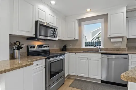 7 Wright Place Barrington RI 02806