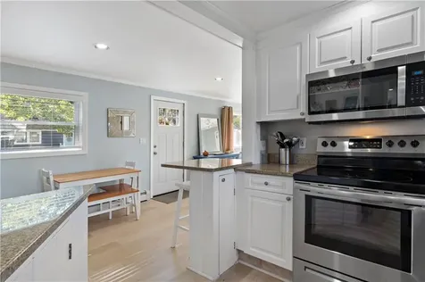 7 Wright Place Barrington RI 02806