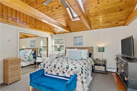 7 Wright Place Barrington RI 02806