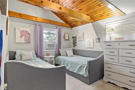 7 Wright Place Barrington RI 02806