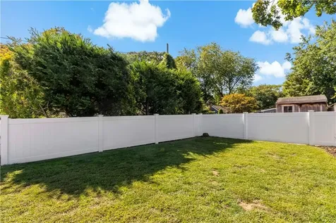 7 Wright Place Barrington RI 02806