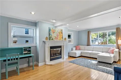 7 Wright Place Barrington RI 02806