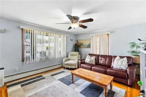 46 Auburn Avenue Johnston RI 02919