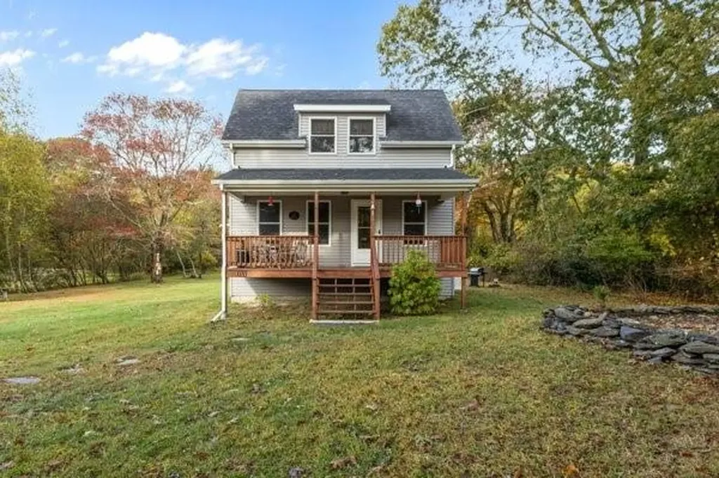 033 Alden Avenue Portsmouth RI 02871