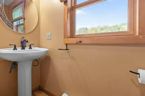 033 Alden Avenue Portsmouth RI 02871