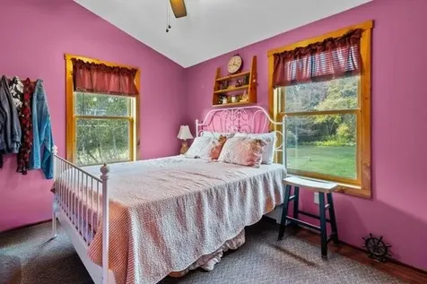 033 Alden Avenue Portsmouth RI 02871